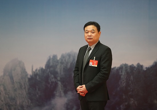 榮事達(dá)潘保春獲評(píng)安徽省優(yōu)秀民營(yíng)企業(yè)家，人工智能雙創(chuàng)開(kāi)辟新路徑